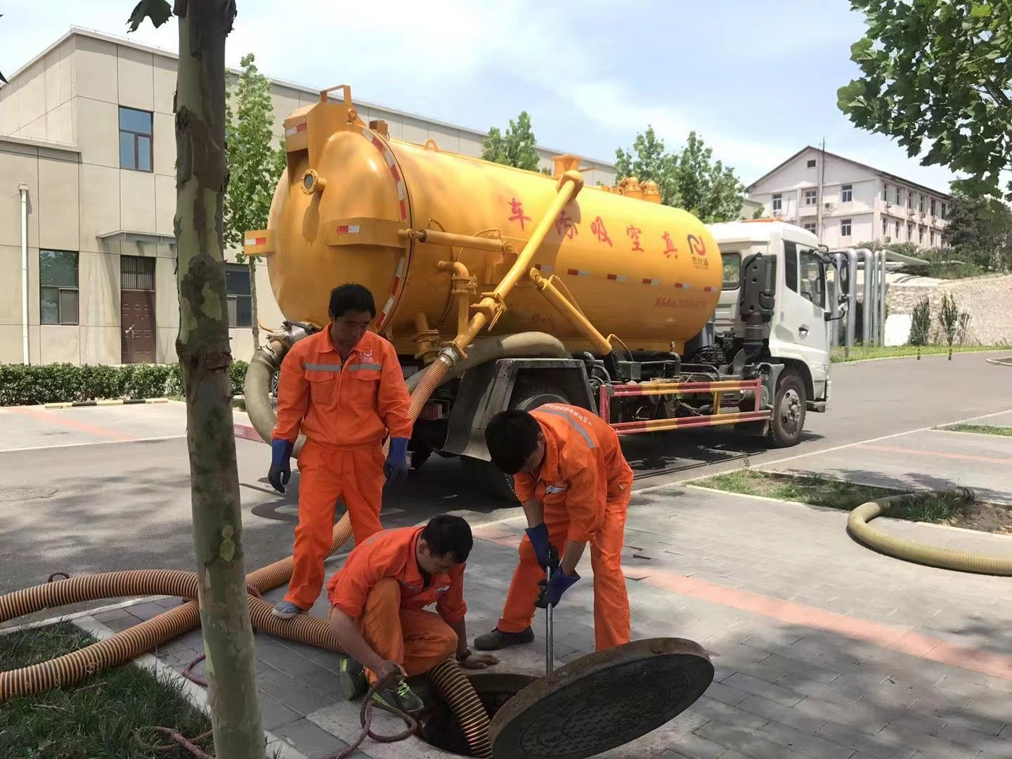 定州化粪池清理与5-8吨吸粪车施工效率分析
